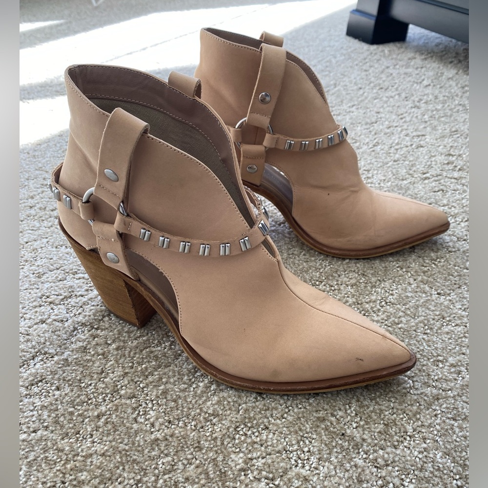 Tan Ankle High Cowgirl Boots With Silverware